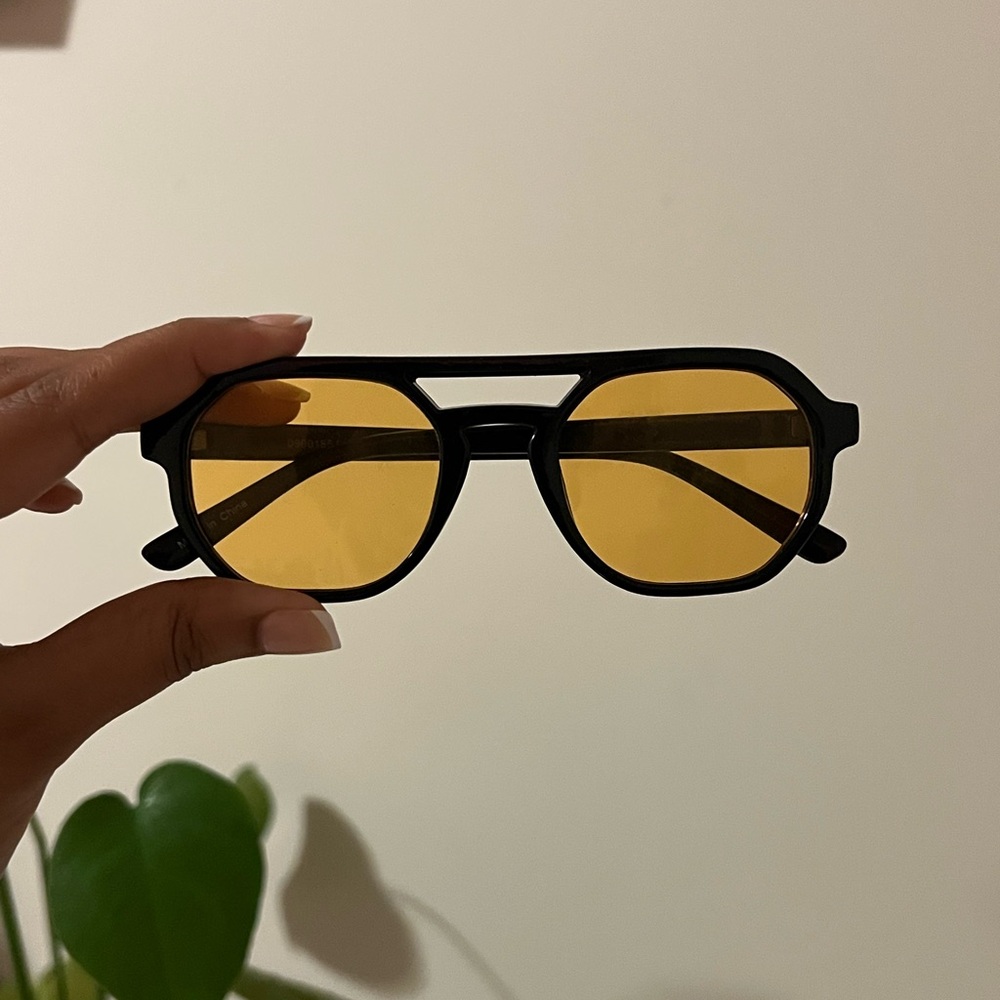 Stylish Black Sunglasses with Yellow Lenses